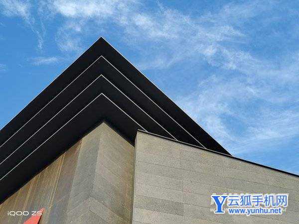 iQOO Z5评测:千元小钢炮真能玩转主流游戏?(不发)
