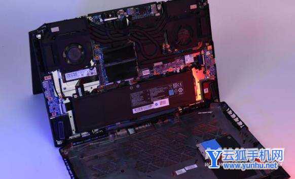 机械革命旷世水冷游戏本内部构造怎么样-真机拆机评测