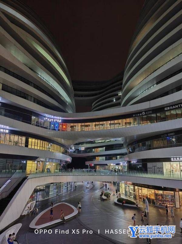 苹果/OPPO/小米夜景拍摄对比-哪款手机拍照更加出色